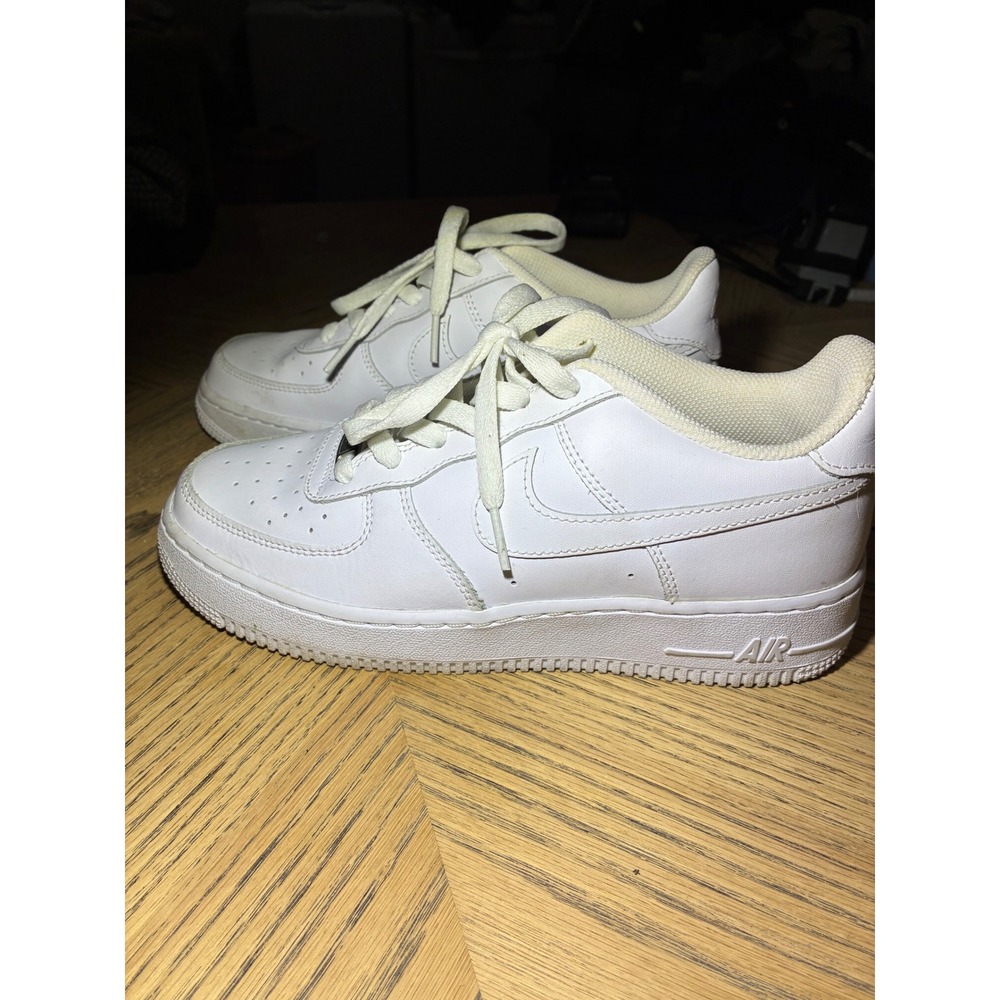 Nike Air Force 1 Low Triple White Leather Sneakers Boys 6Y Womens 7.5 314192-117 - Picture 2 of 10